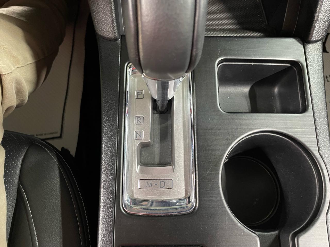 2017 Subaru Legacy LIMITED Photo17