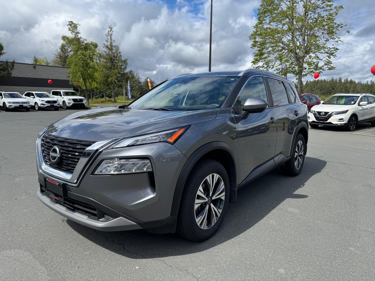 Used 2023 Nissan Rogue SV MOONROOF for sale in Campbell River, BC