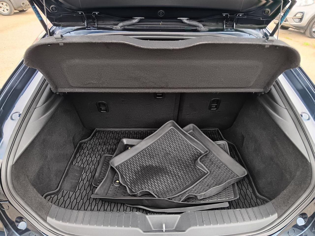 2020 Mazda MAZDA3 GT, AWD, HUD, NAV, Leather, Sunroof, Blindspot det - Photo #7