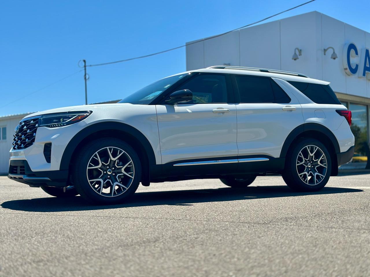 2025 Ford Explorer Platinum 4wd Photo