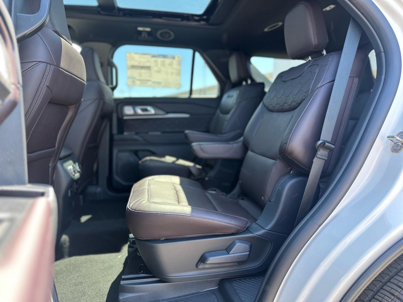 2025 Ford Explorer Platinum 4wd Photo5
