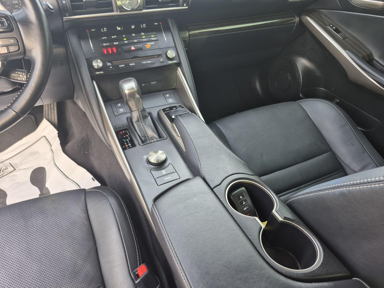 2017 Lexus IS 300 IS 300 One Owner/No Accidents Photo41