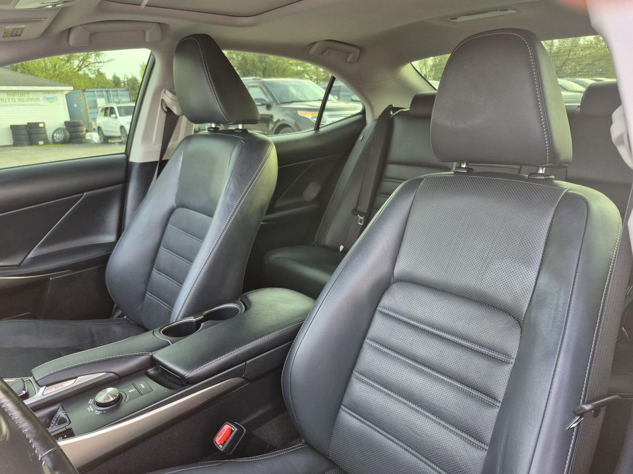 2017 Lexus IS 300 IS 300 One Owner/No Accidents Photo38