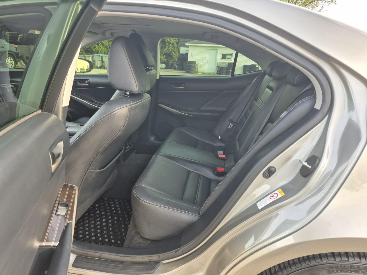 2017 Lexus IS 300 IS 300 One Owner/No Accidents Photo39