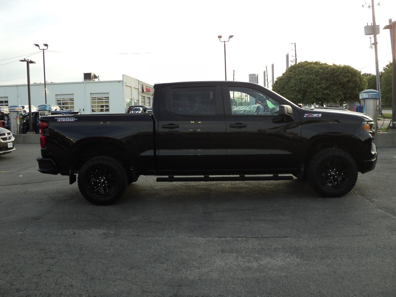 2023 Chevrolet Silverado 1500 CustomTrailBoss CrewCab 4WD Z71 5.3L8cyl 5'9"Box - Photo #8