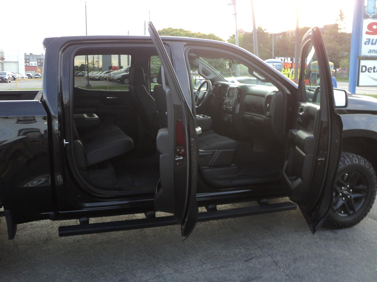 2023 Chevrolet Silverado 1500 CustomTrailBoss CrewCab 4WD Z71 5.3L8cyl 5'9"Box - Photo #12