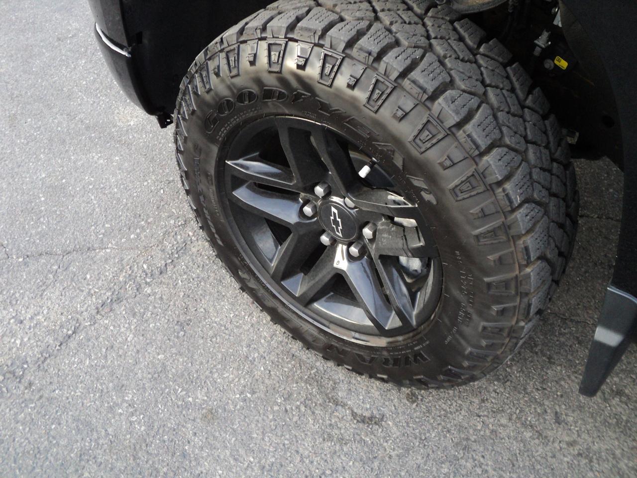 2023 Chevrolet Silverado 1500 CustomTrailBoss CrewCab 4WD Z71 5.3L8cyl 5'9"Box - Photo #28