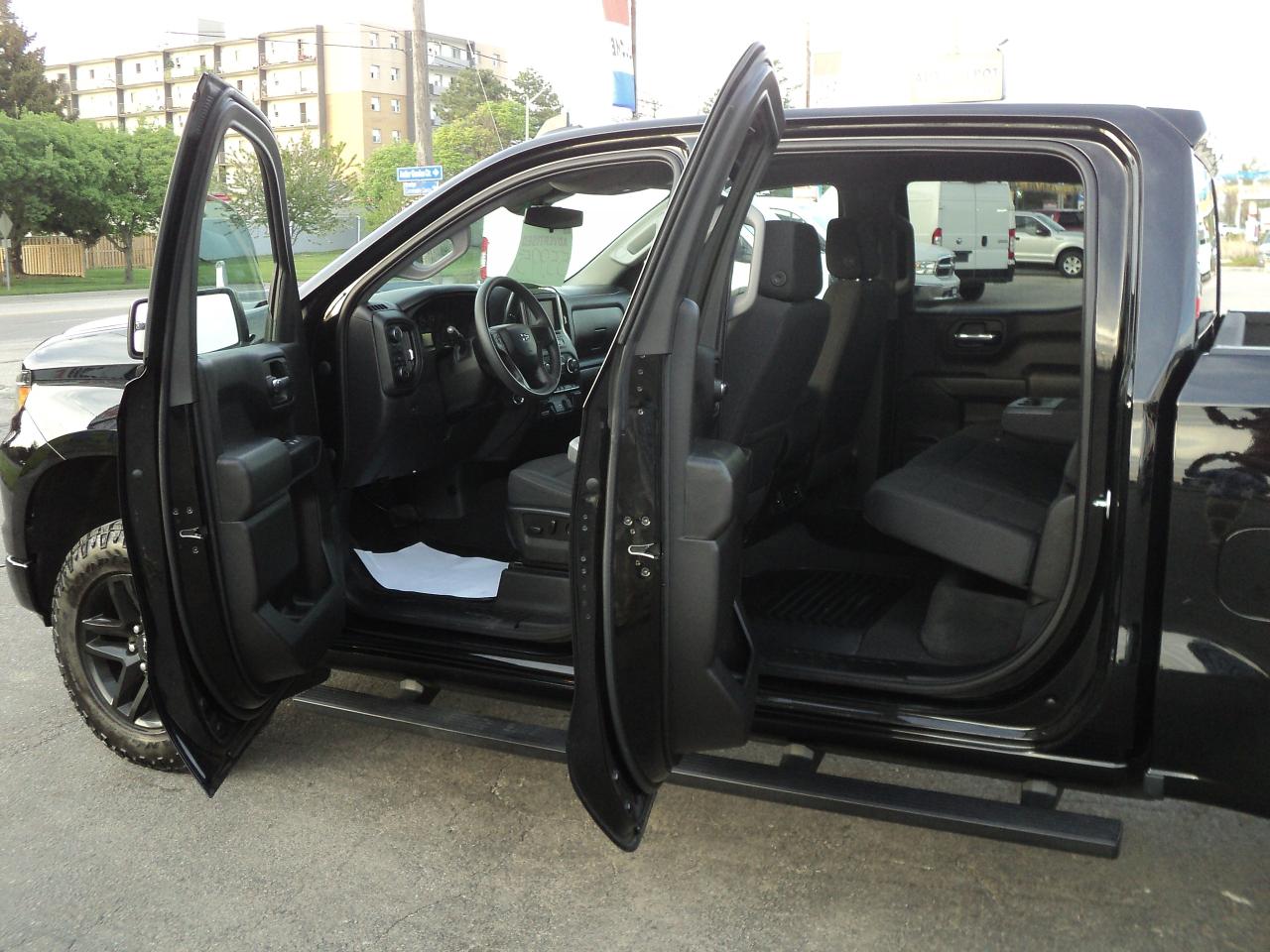 2023 Chevrolet Silverado 1500 CustomTrailBoss CrewCab 4WD Z71 5.3L8cyl 5'9"Box - Photo #11