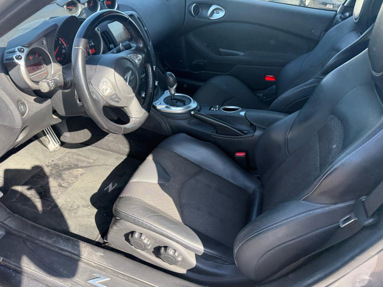 2013 Nissan 370Z Touring w/Black Top, CONVERTIBLE, ONLY 39KMS, CERT - Photo #12