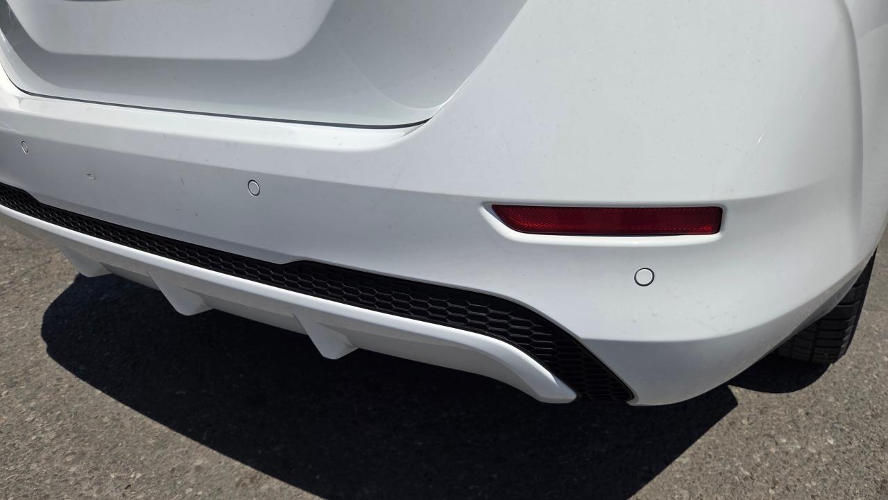 2020 Nissan Sentra SE - Photo #16