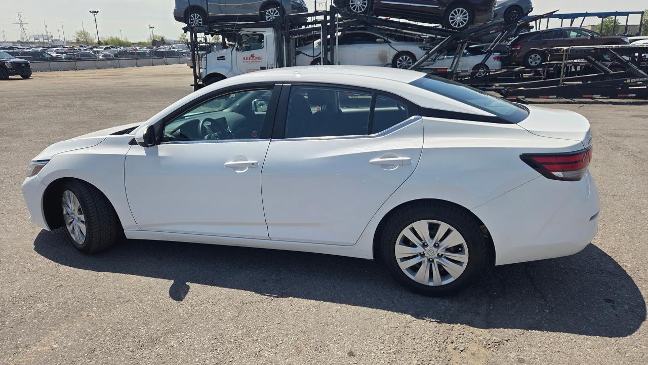2020 Nissan Sentra SE - Photo #2