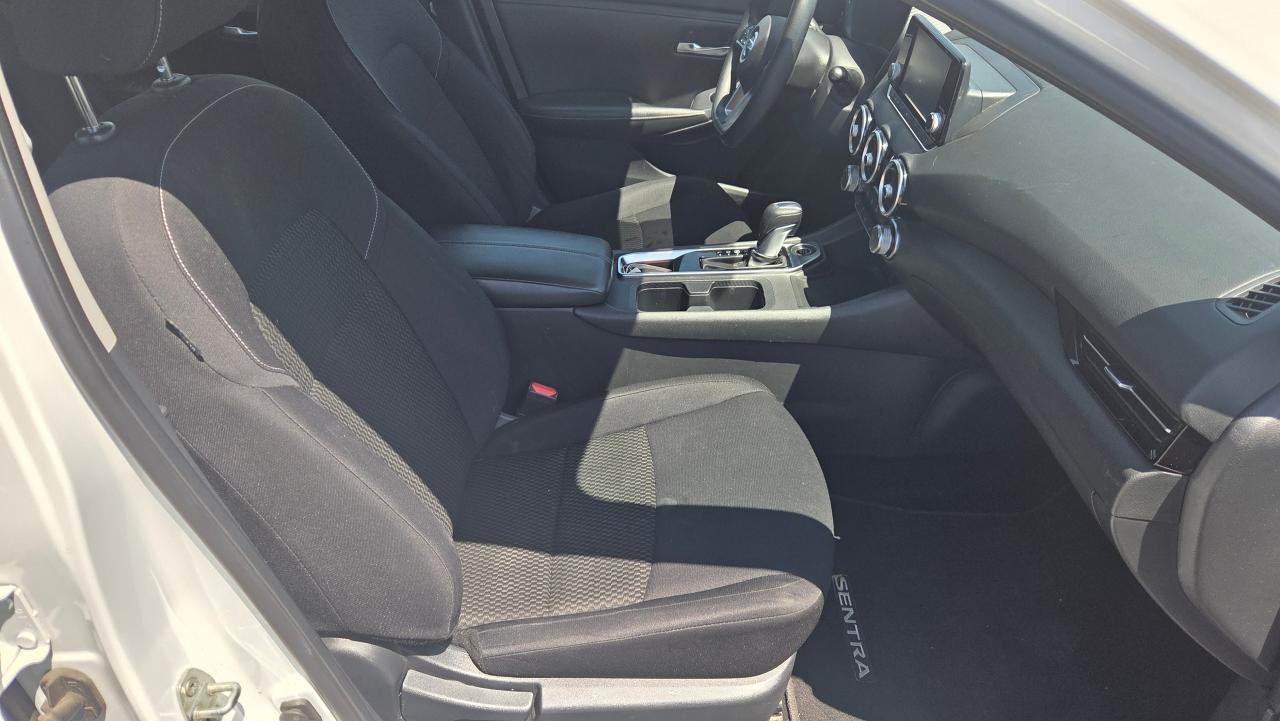2020 Nissan Sentra SE - Photo #8