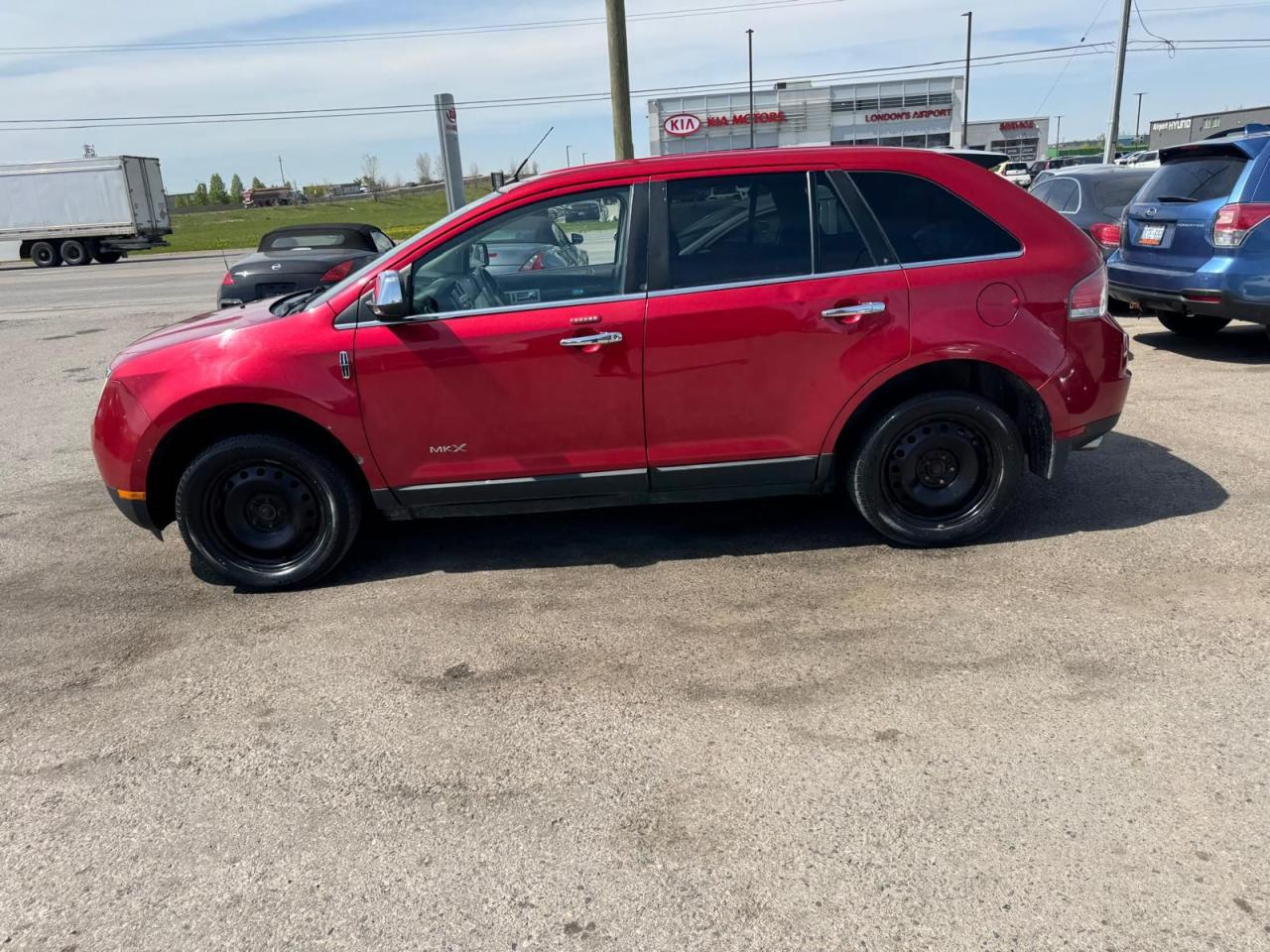 2010 Lincoln MKX  - Photo #2