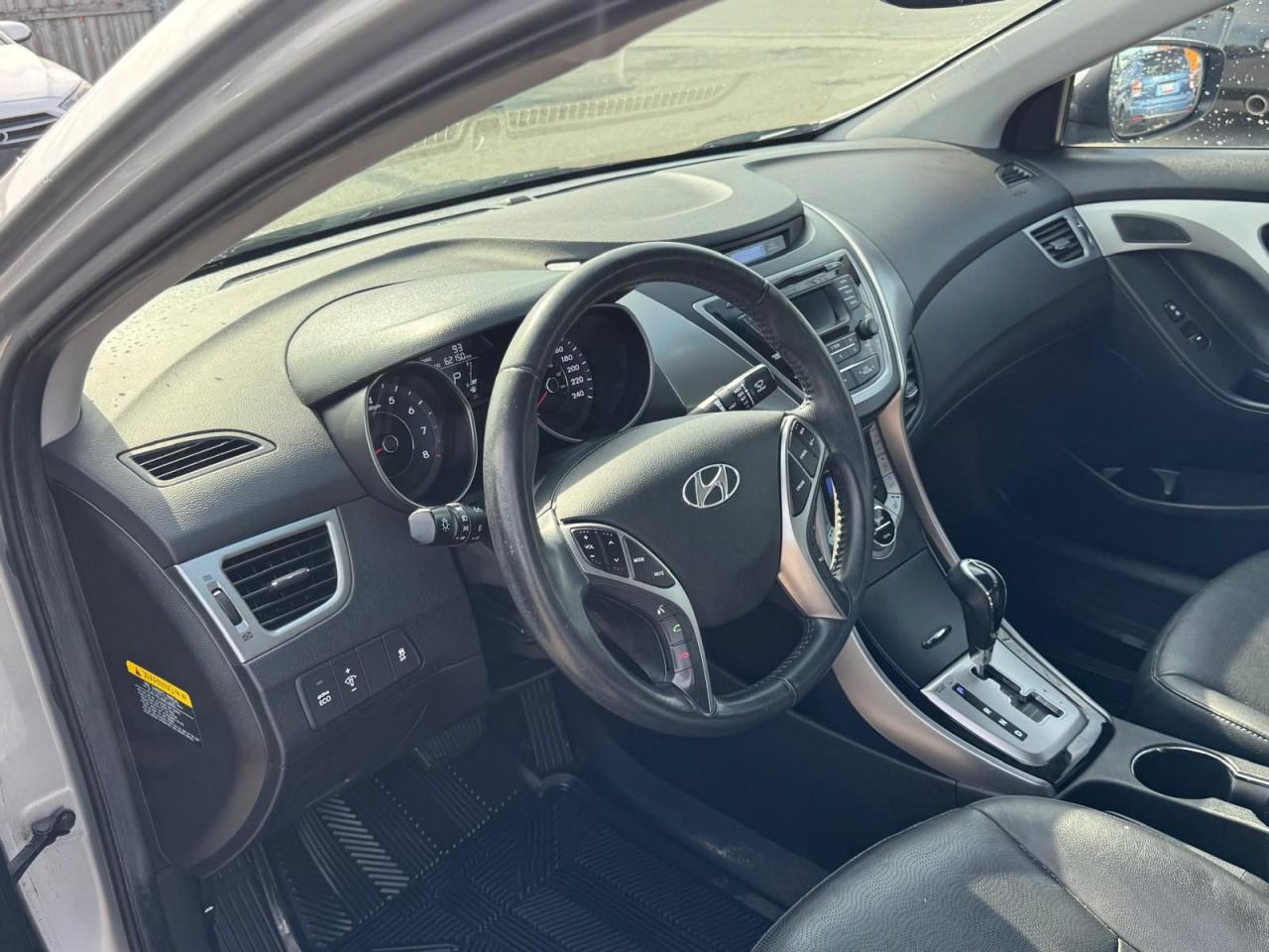 2013 Hyundai Elantra Limited - Photo #13