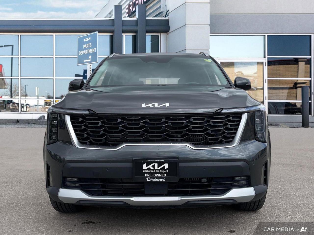Used 2025 Kia Sorento Plug-In Hybrid EX Clean CARFAX | Local | BackUp Cam for sale in Winnipeg, MB