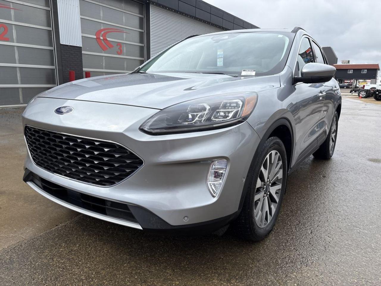 2021 Ford Escape Titanium Hybrid Photo1