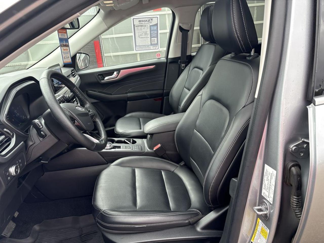 2021 Ford Escape Titanium Hybrid Photo5