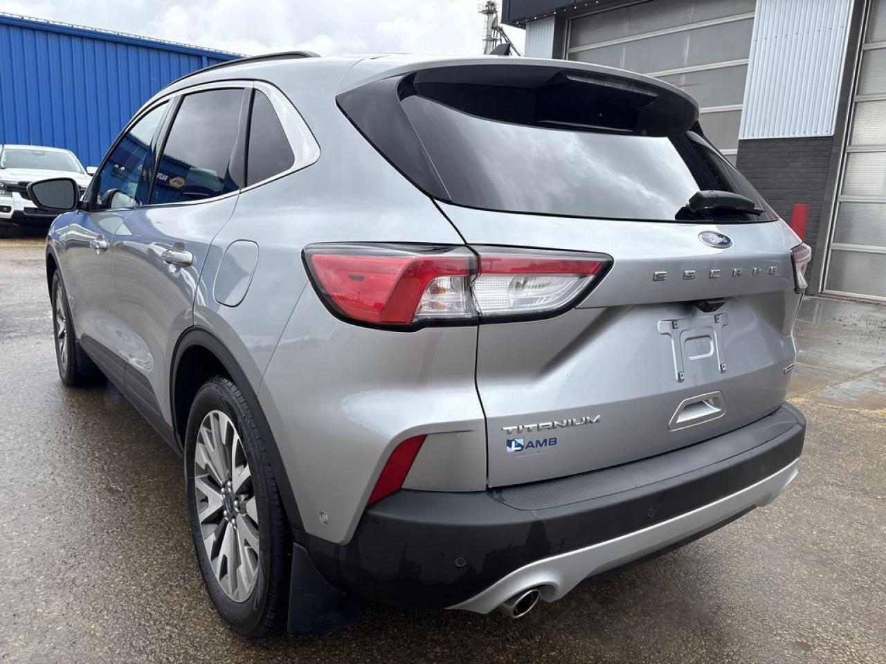2021 Ford Escape Titanium Hybrid Photo5