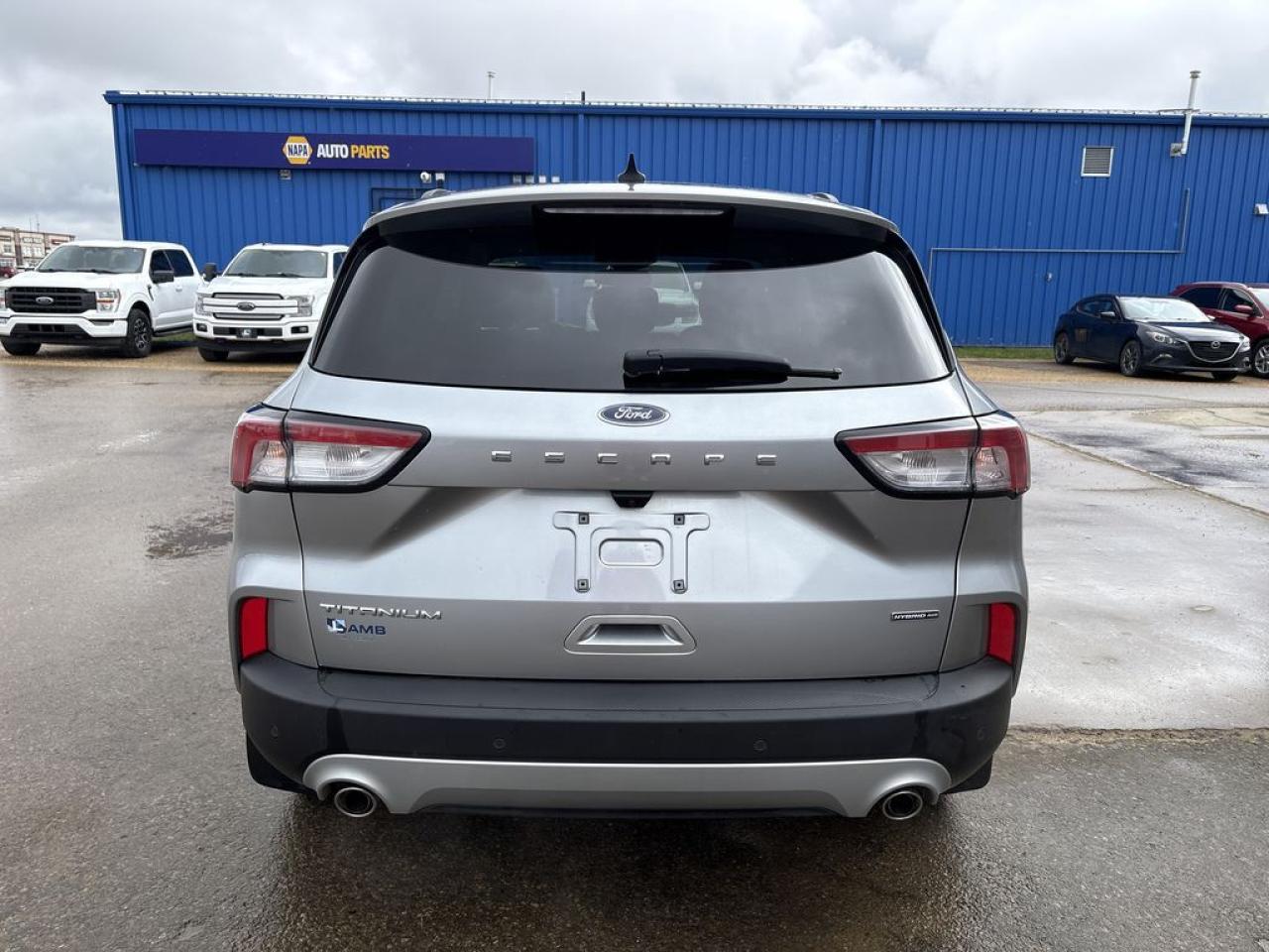 2021 Ford Escape Titanium Hybrid Photo5