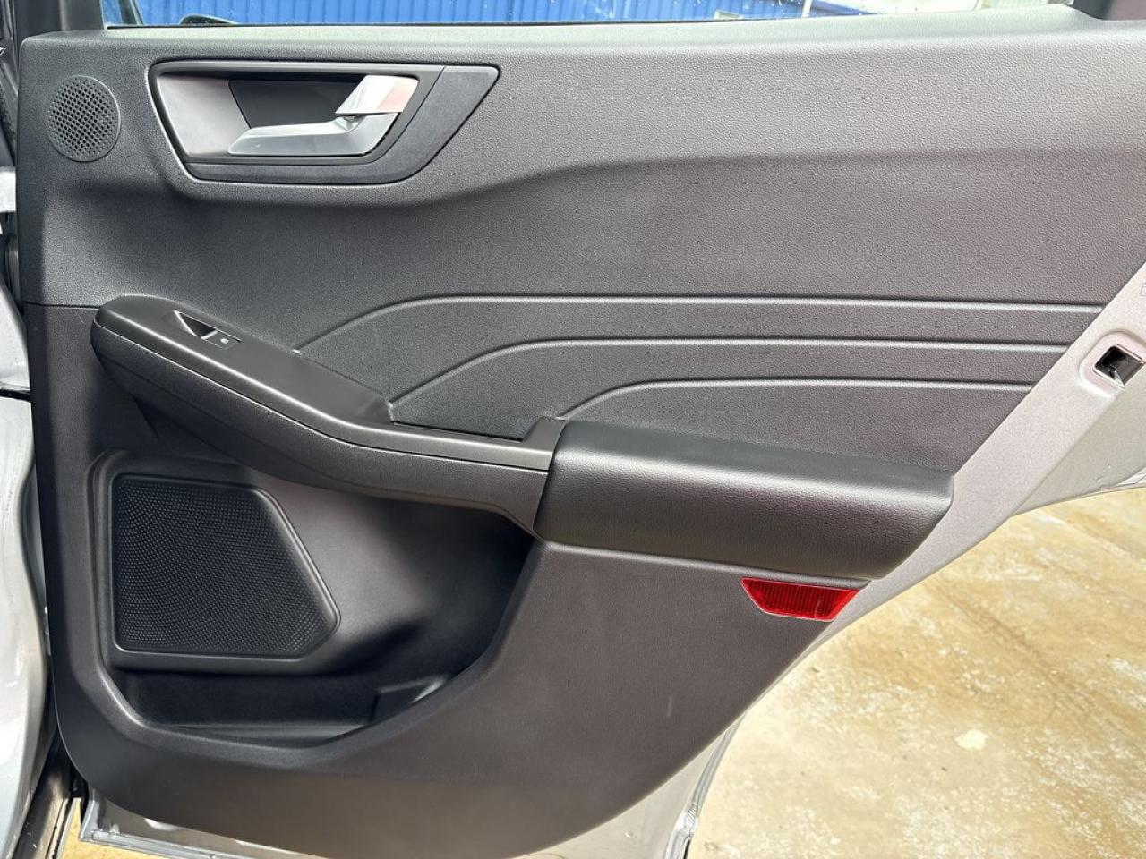 2021 Ford Escape Titanium Hybrid Photo5