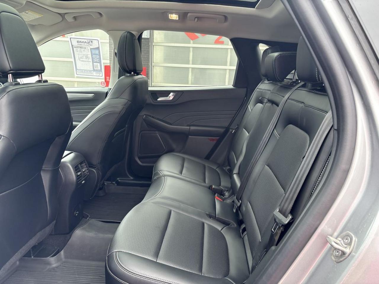 2021 Ford Escape Titanium Hybrid Photo5