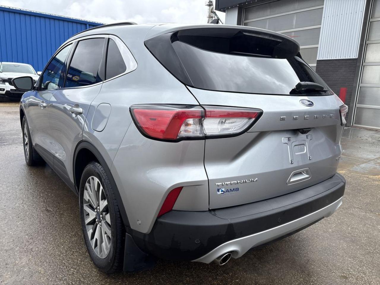2021 Ford Escape Titanium Hybrid Photo5