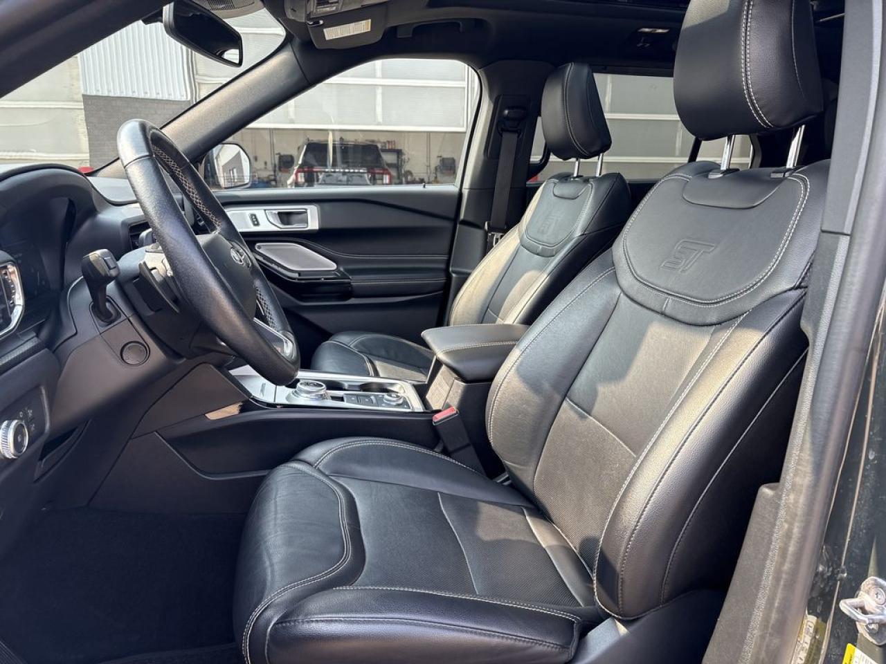2022 Ford Explorer ST Photo5