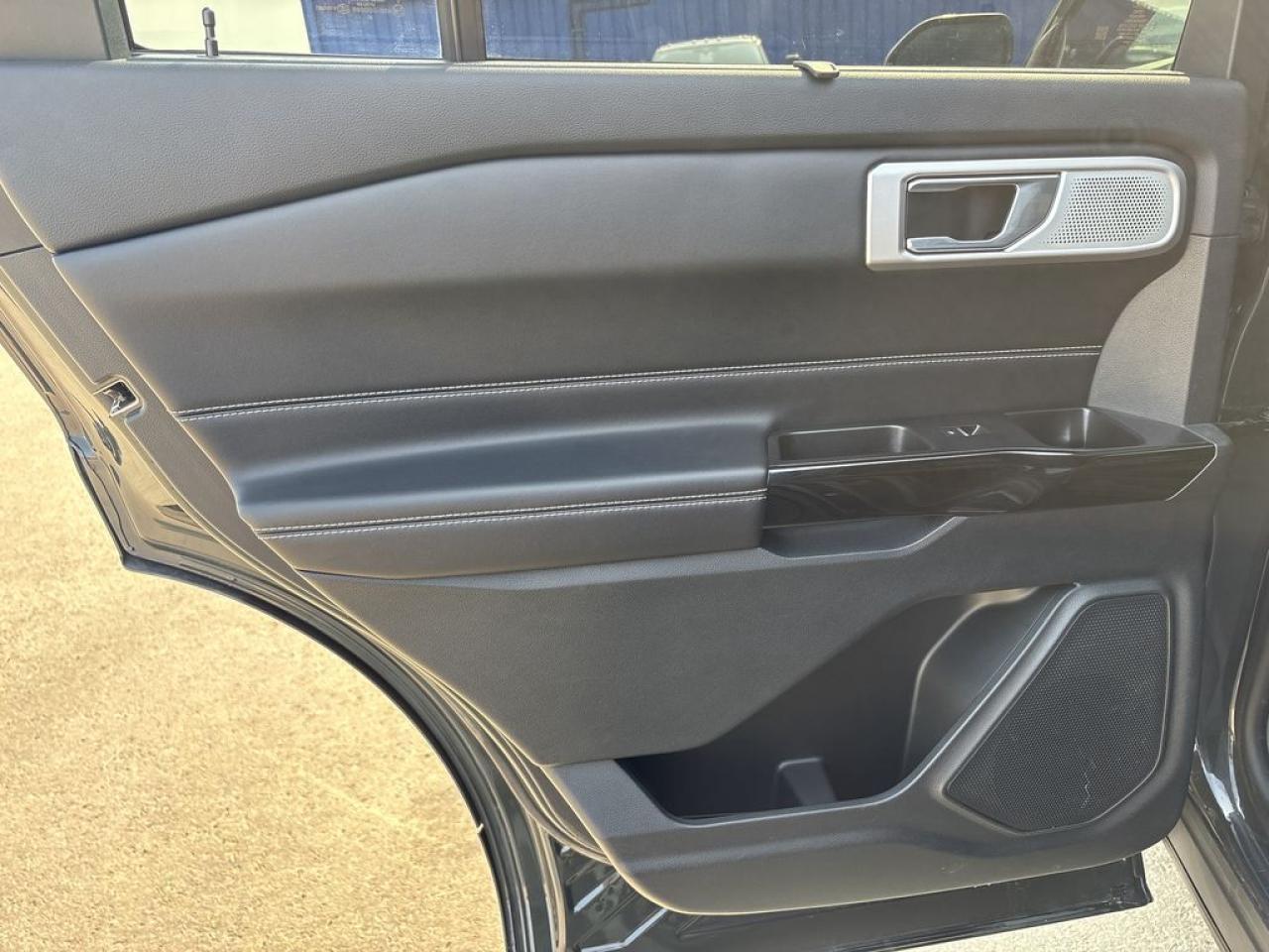 2022 Ford Explorer ST Photo5