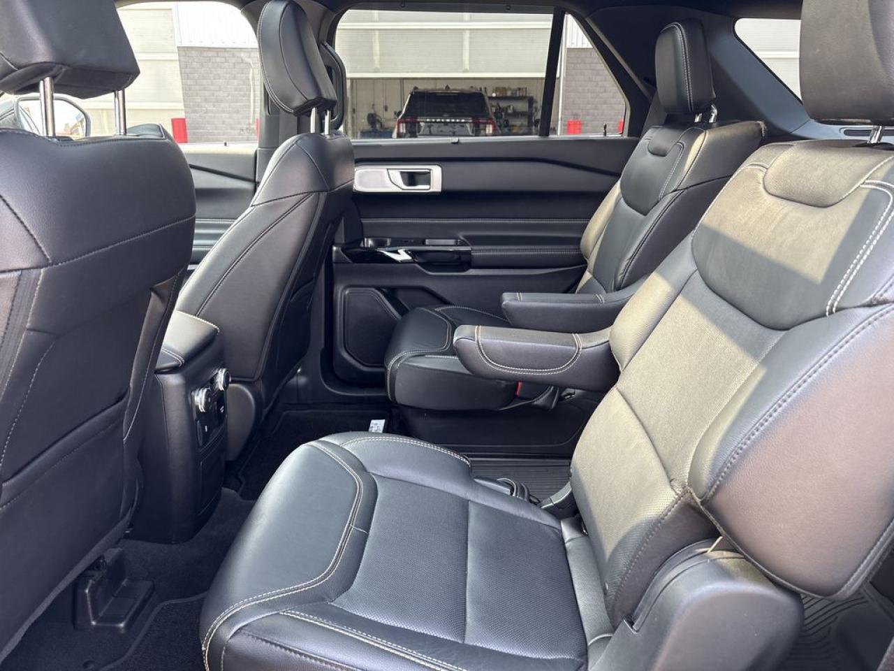 2022 Ford Explorer ST Photo5