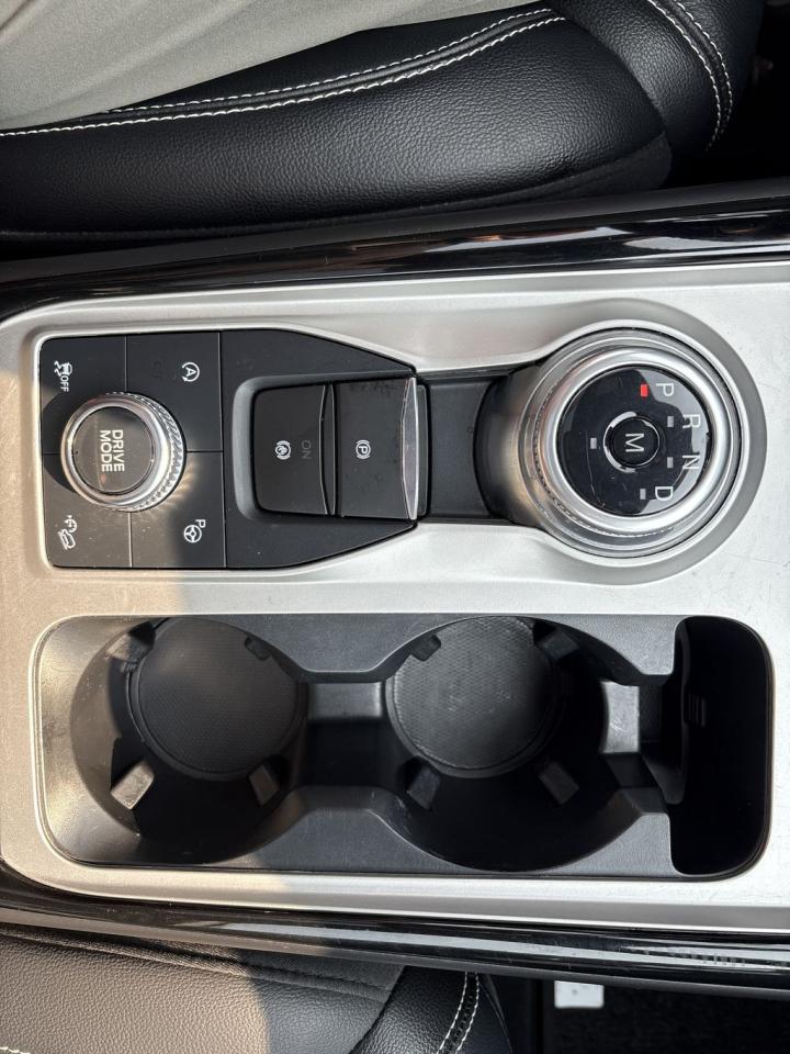 2022 Ford Explorer ST Photo5