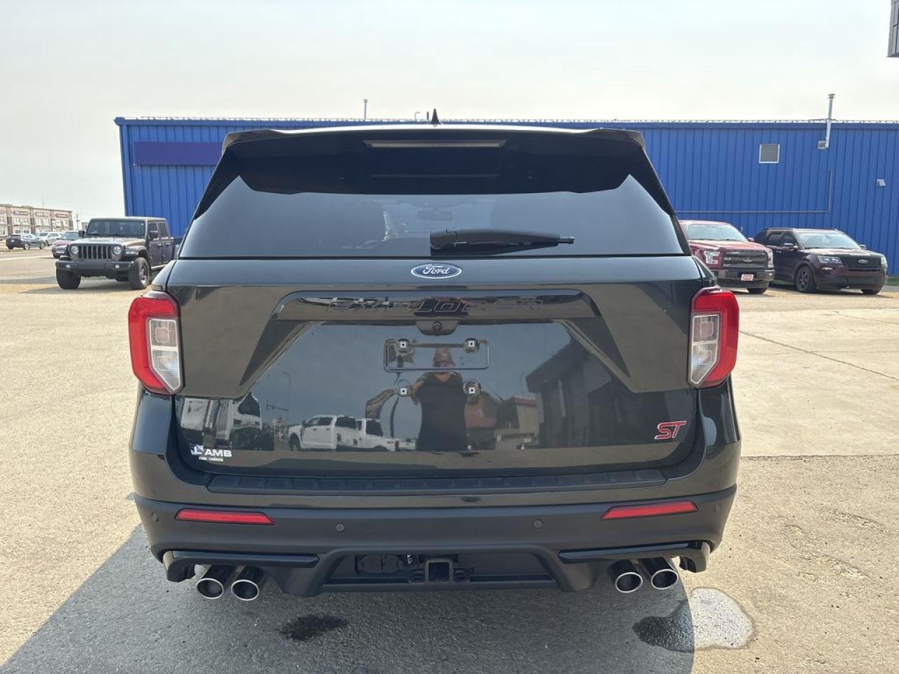 2022 Ford Explorer ST Photo5
