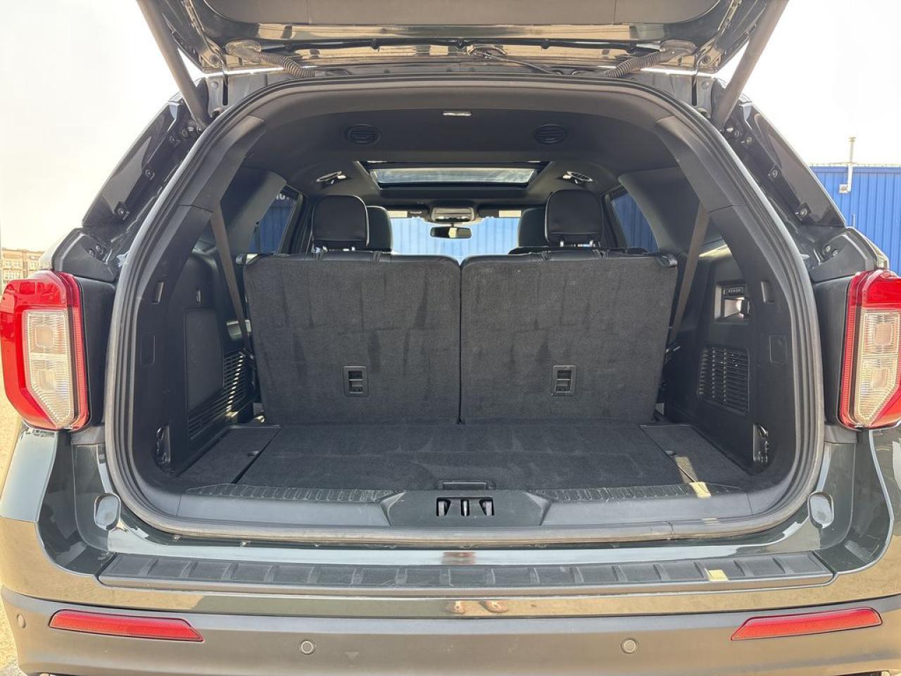 2022 Ford Explorer ST Photo5