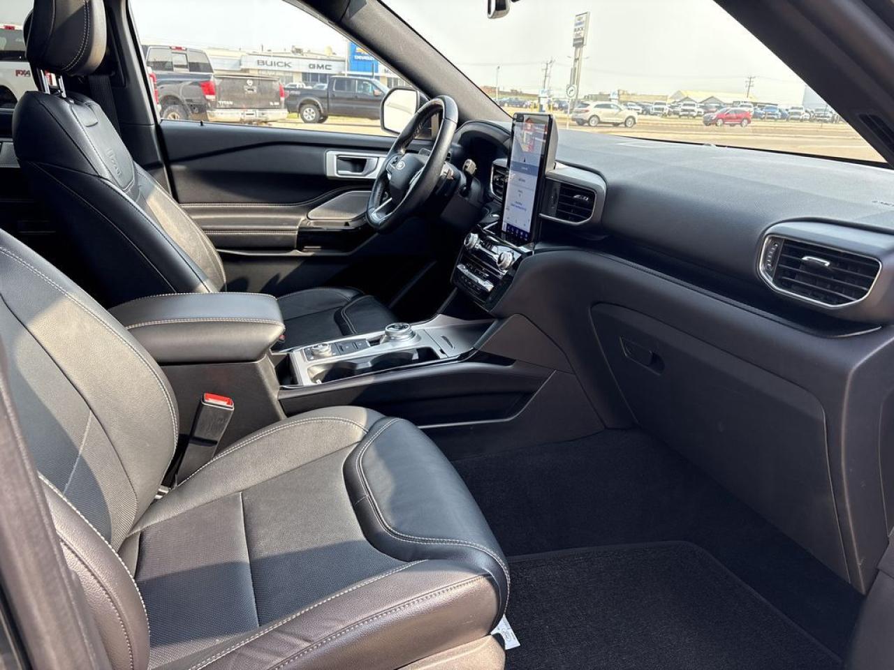 2022 Ford Explorer ST Photo5