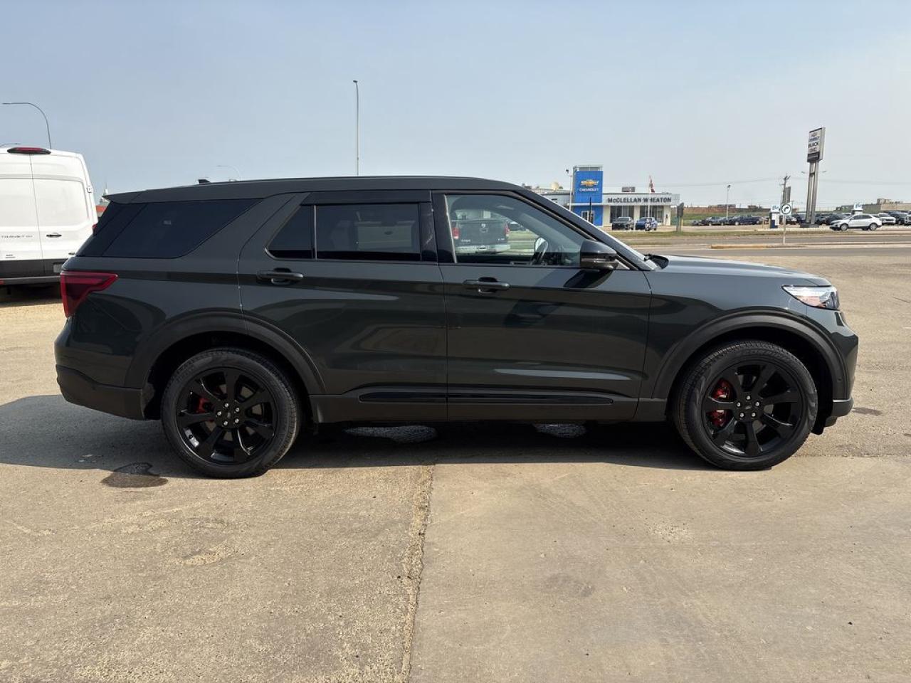 2022 Ford Explorer ST Photo5