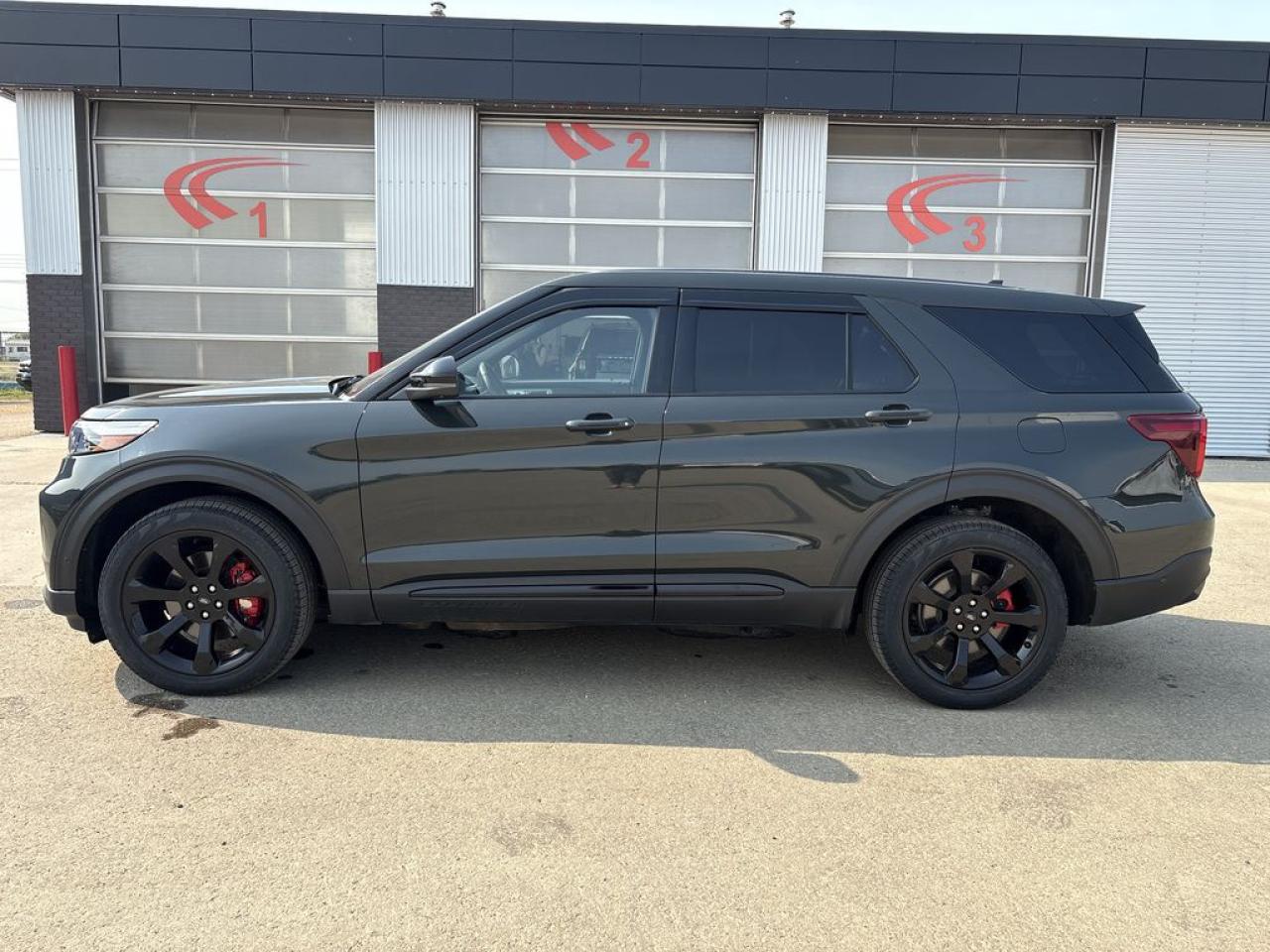 2022 Ford Explorer ST Photo5