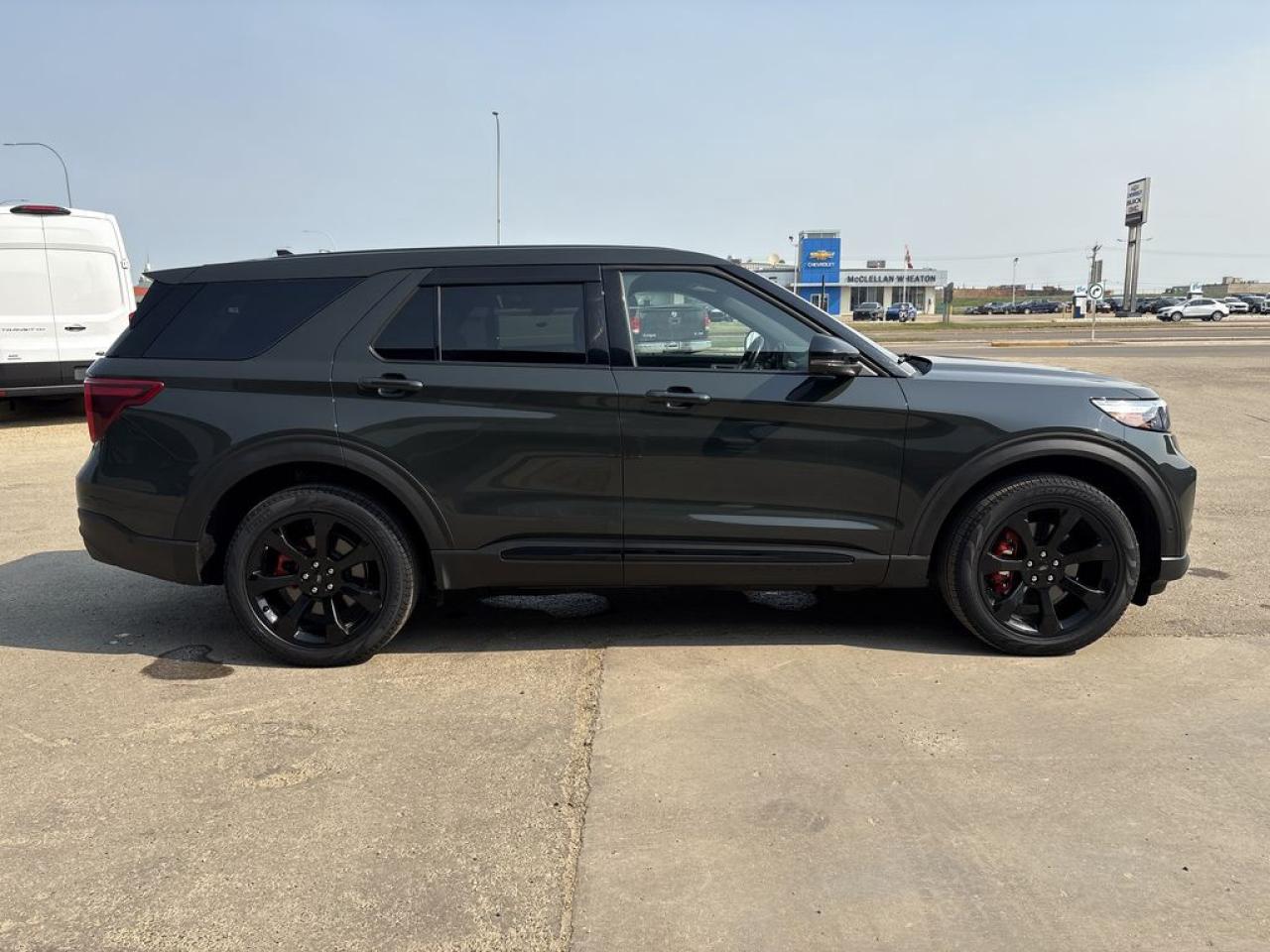 2022 Ford Explorer ST Photo5