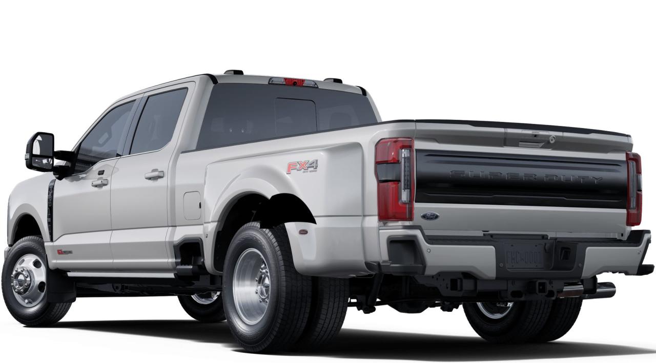 2025 Ford SUPERDUTY F-350® Platinum® Photo1