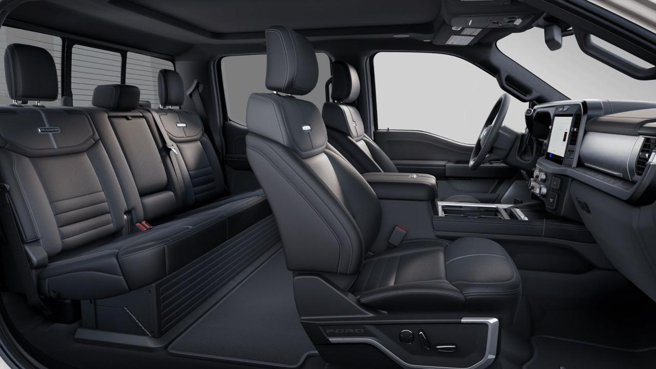 2025 Ford SUPERDUTY F-350® Platinum® Photo5