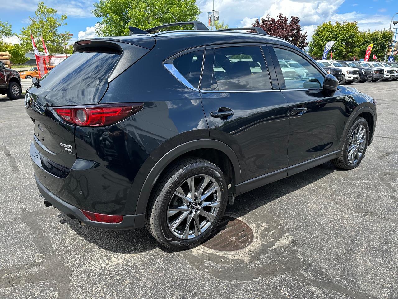 2021 Mazda CX-5 Signature Photo4