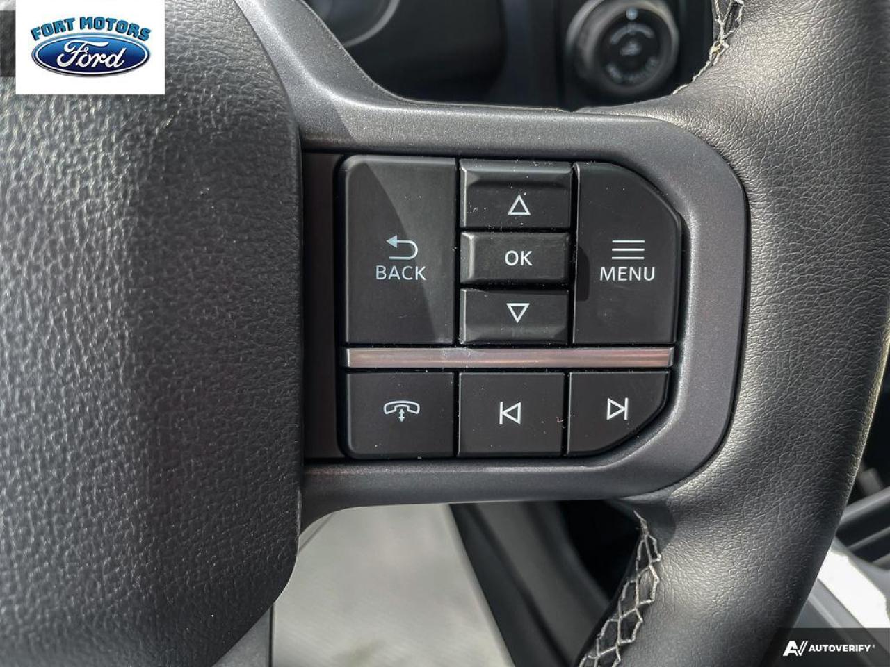 2025 Ford SUPER DUTY F-350 SRW F-350® Lariat® Photo5