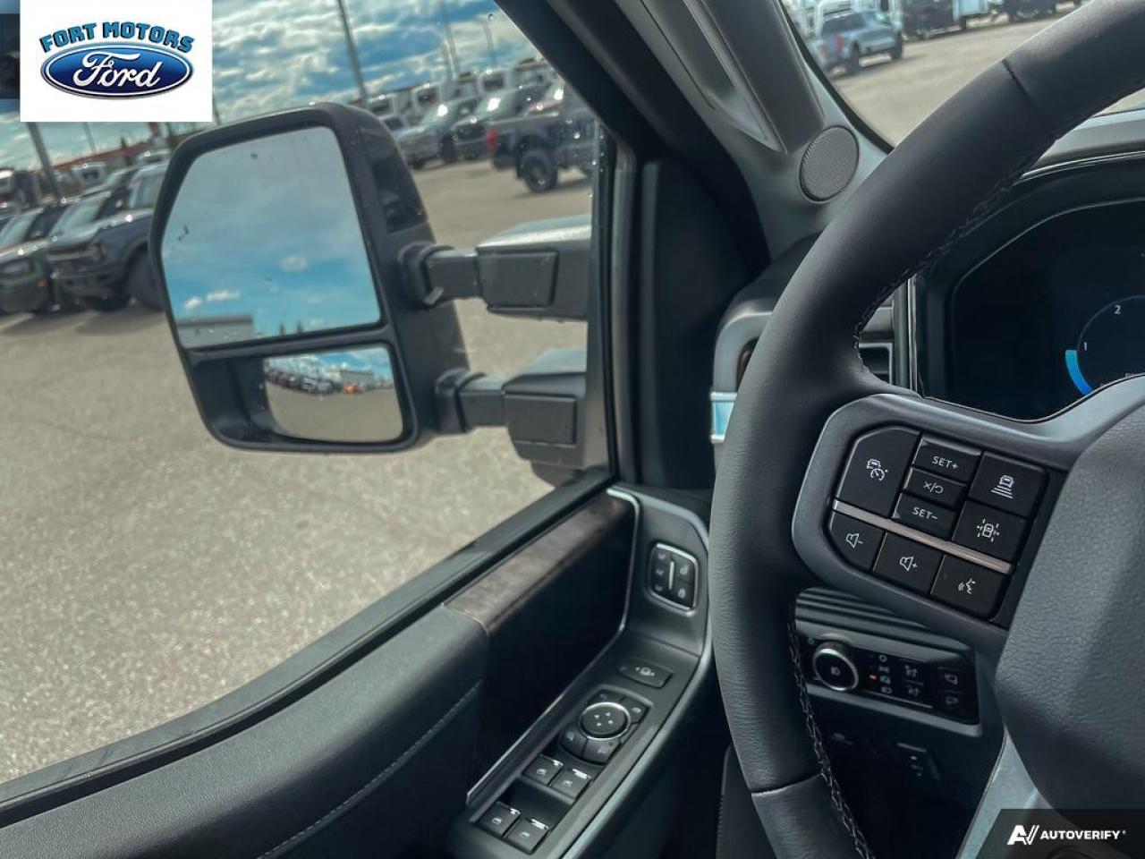 2025 Ford SUPER DUTY F-350 SRW F-350® Lariat® Photo5