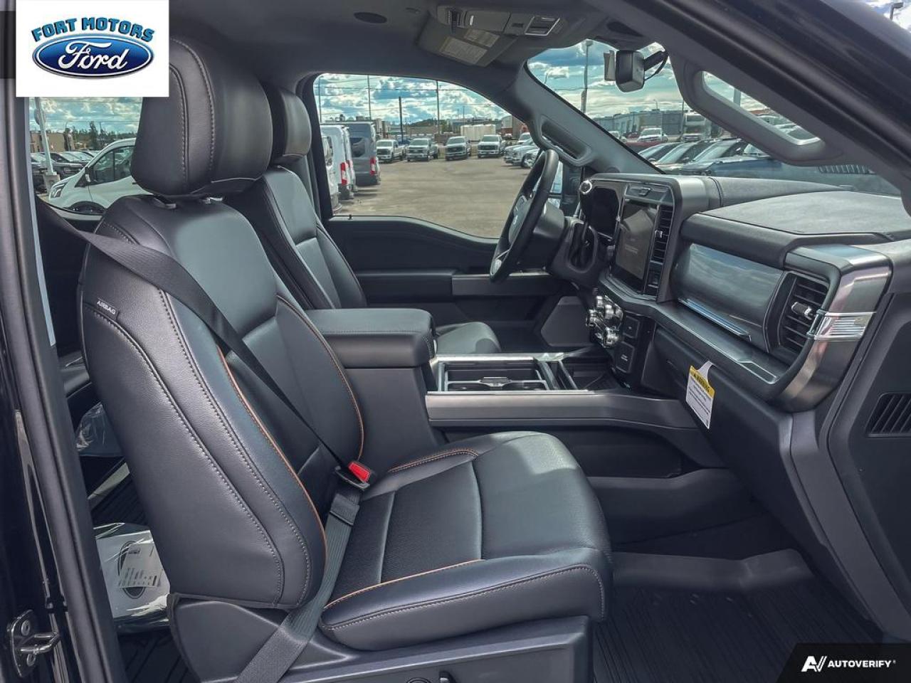 2025 Ford SUPER DUTY F-350 SRW F-350® Lariat® Photo5