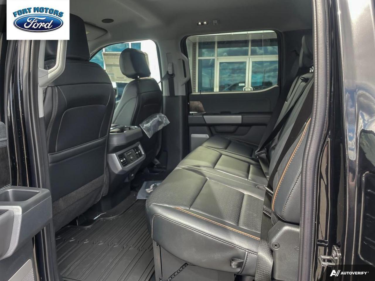 2025 Ford SUPER DUTY F-350 SRW F-350® Lariat® Photo5