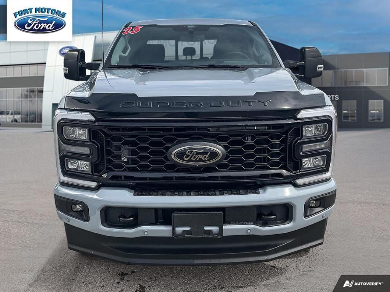 2025 Ford SUPER DUTY F-350 SRW F-350® Lariat® Photo