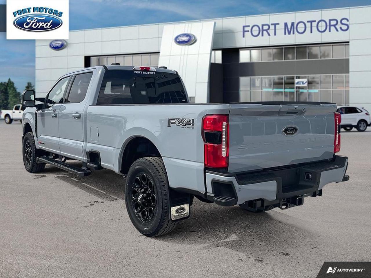 2025 Ford SUPER DUTY F-350 SRW F-350® Lariat® Photo3