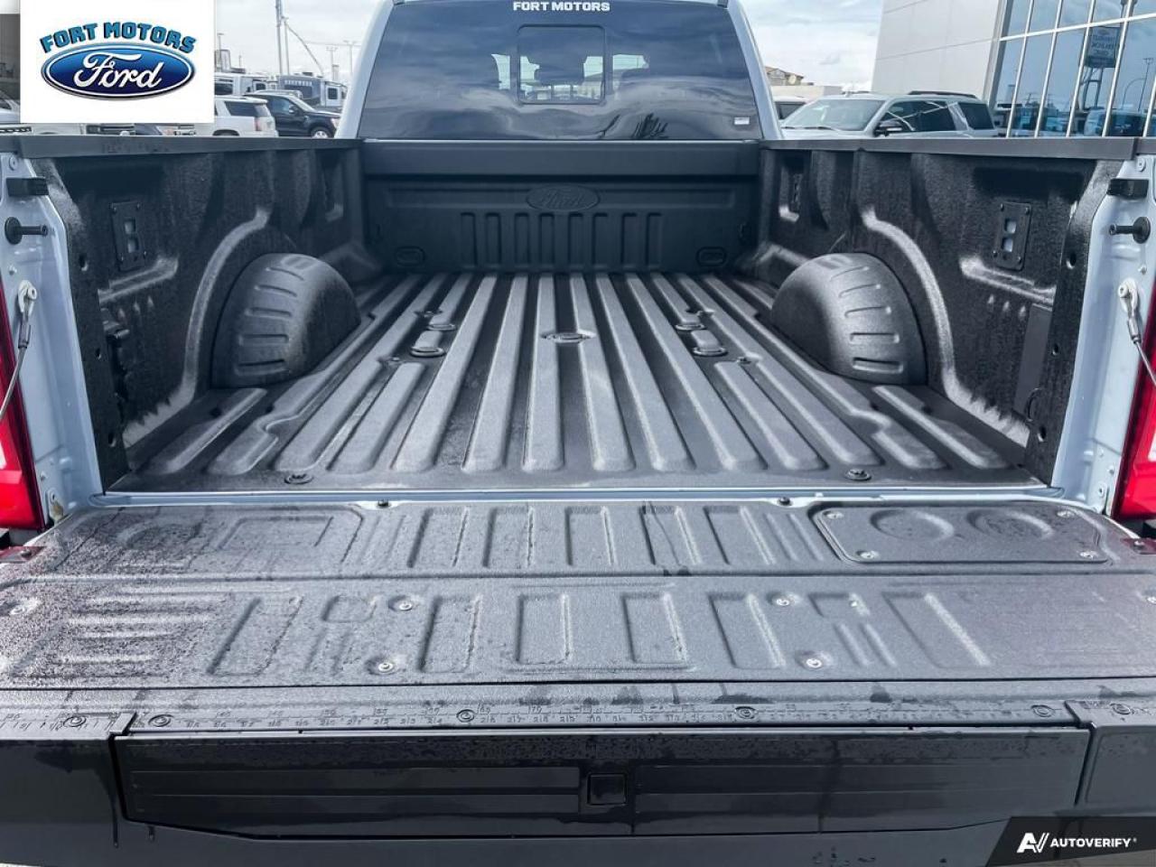 2025 Ford SUPER DUTY F-350 SRW F-350® Lariat® Photo5