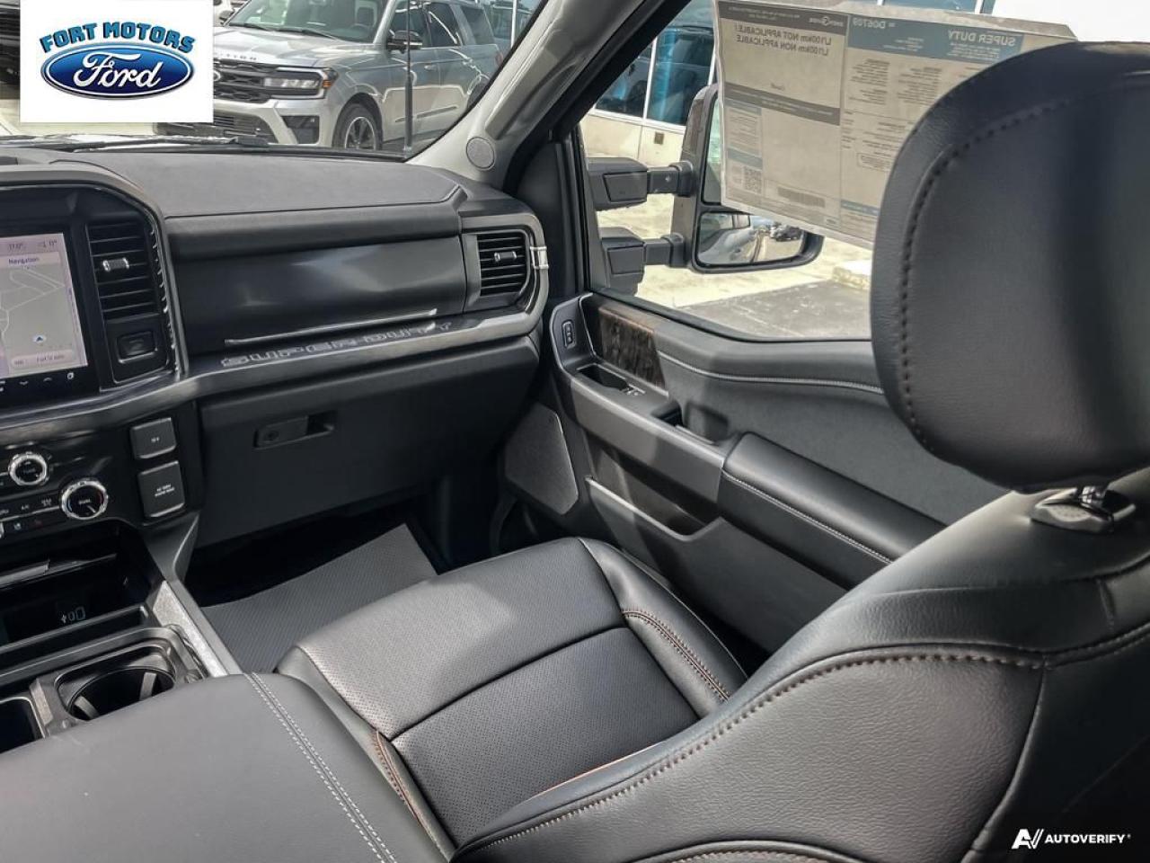 2025 Ford SUPER DUTY F-350 SRW F-350® Lariat® Photo5