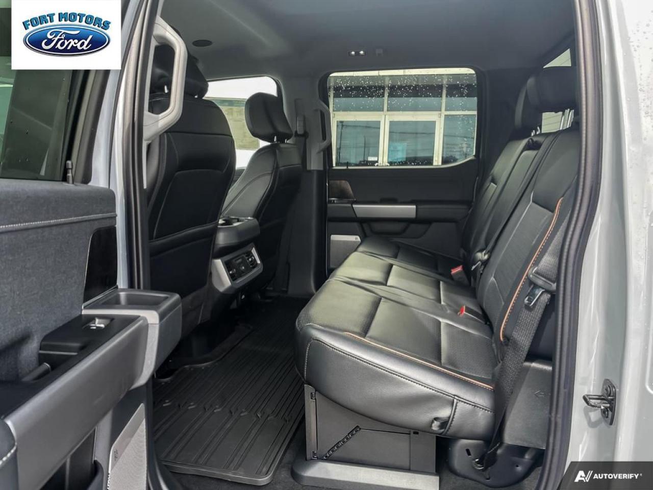 2025 Ford SUPER DUTY F-350 SRW F-350® Lariat® Photo5