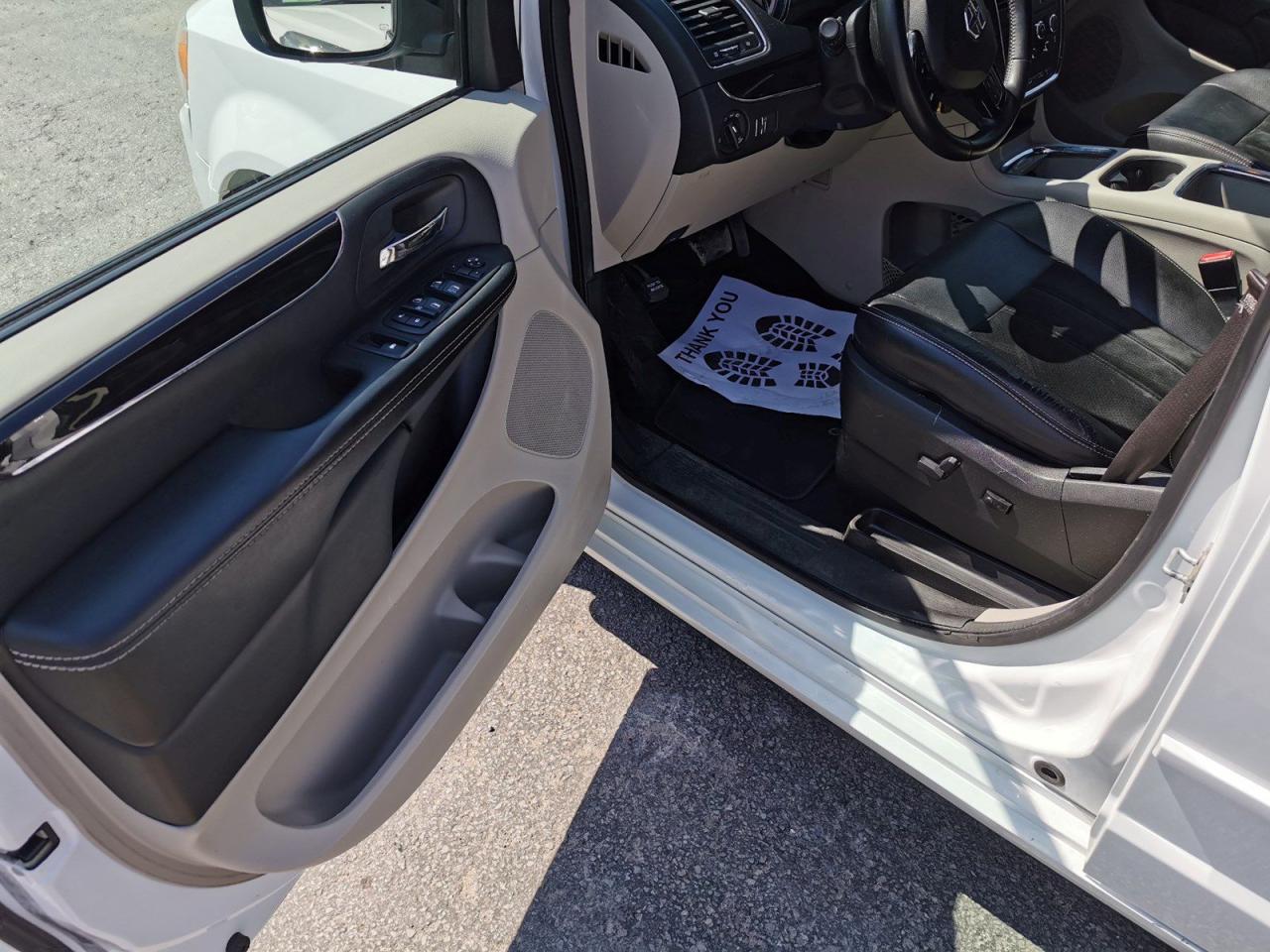 2017 Dodge Grand Caravan SE Plus - Photo #10