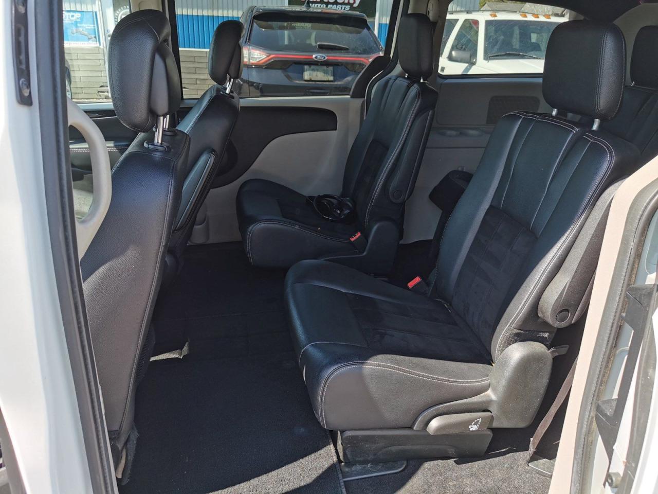 2017 Dodge Grand Caravan SE Plus - Photo #24